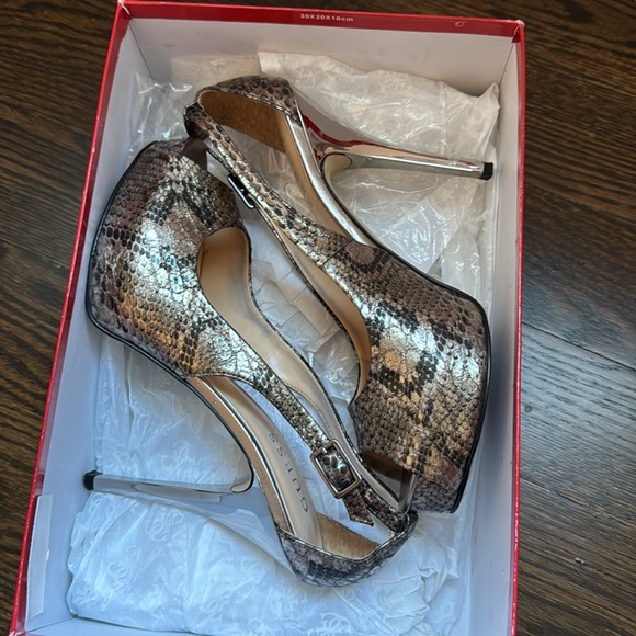 GUESS HONDO-3 SNAKESKIN OPEN TOE PUMP SIZE 8 - Picture 9 of 9